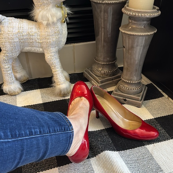 Stuart Weitzman Ruby Red Patent Leather Pumps Heels sz 8 - Picture 6 of 9